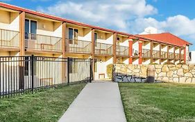 Countryside Suites Kansas City Independence I-70 East Sports Complex Hotel